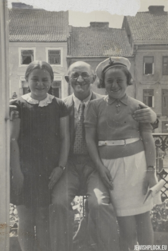 Chanka Brygart, Lejb Bomzon, Chana Bomzon (wearing a hat), July 1937